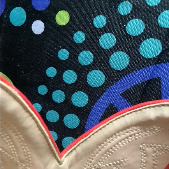 Girls boots used normal wear and scuffs - Picture 8 of 9